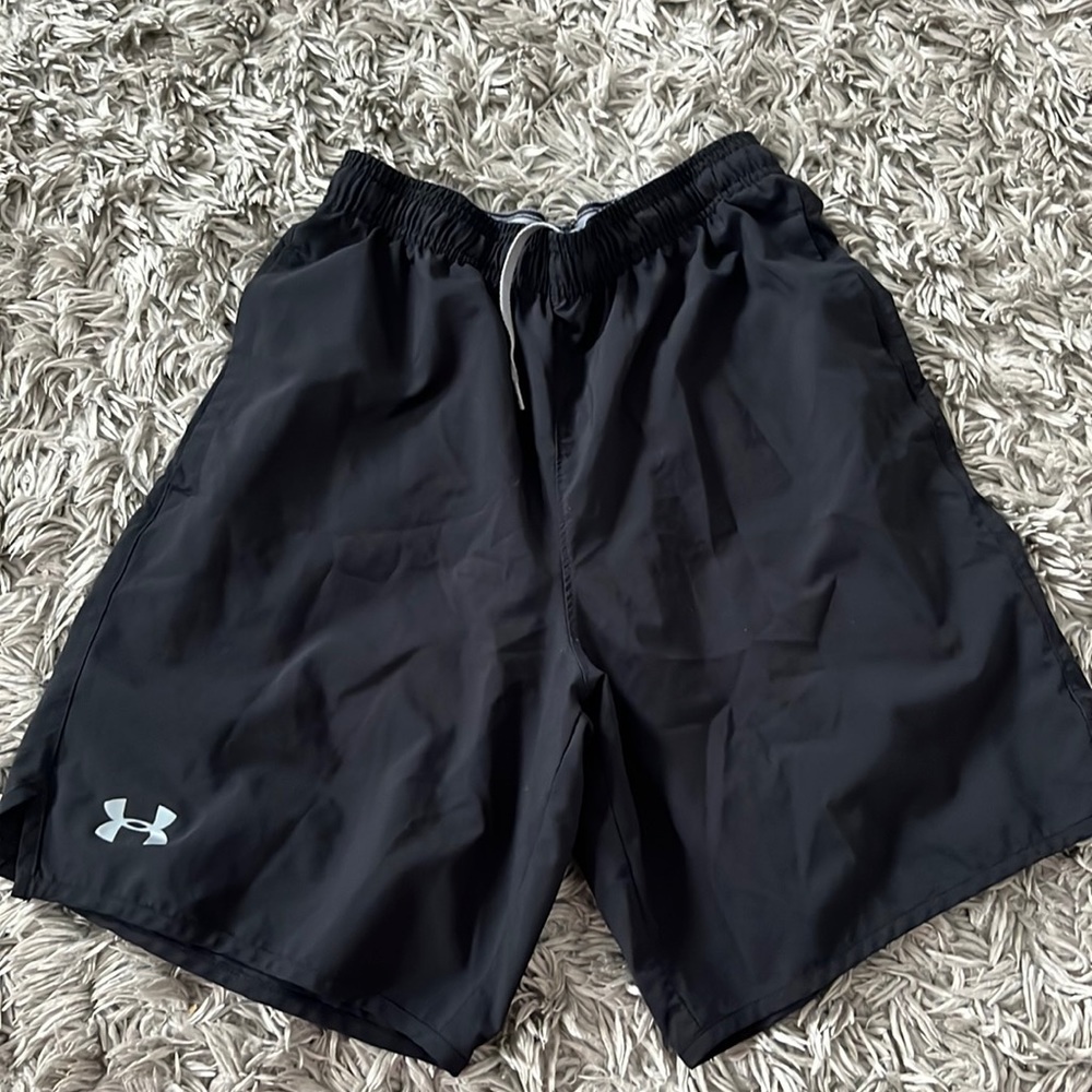 Men’s Small Under Armour shorts